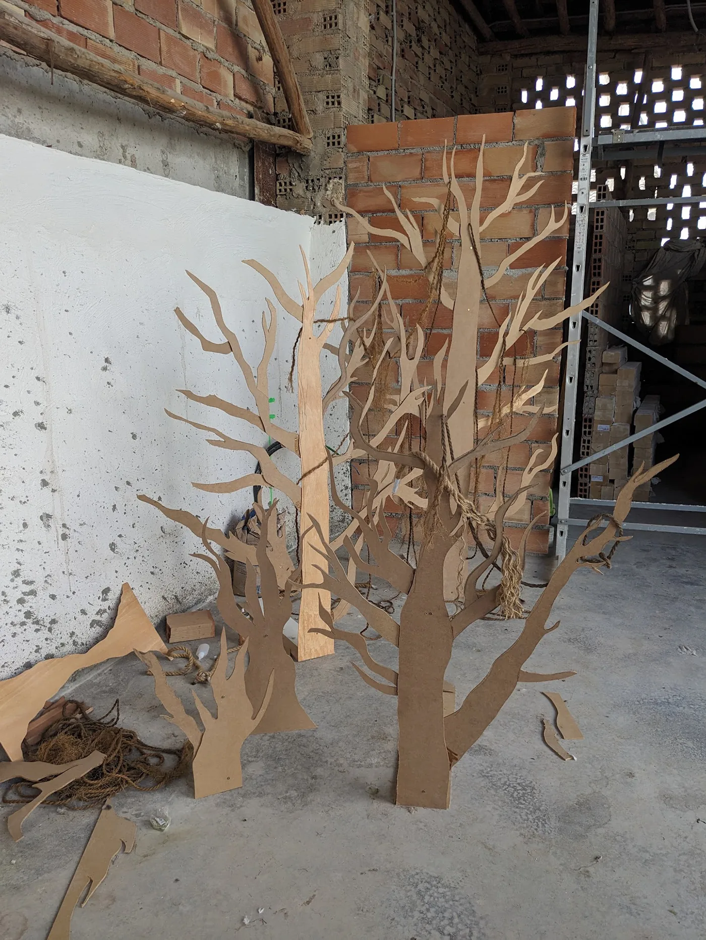 Layered timber branches during fabrication